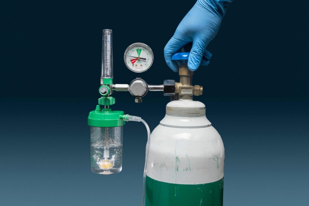 how long does an oxygen tank last on 2 liters